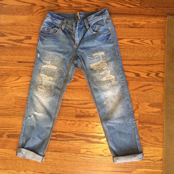BCBGMaxAzria distressed boy jeans. Good as new
