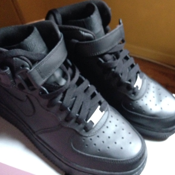 Black Air Force 1 - Picture 4 of 4