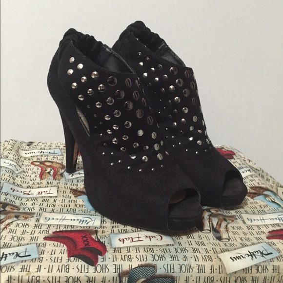 Bamboo Shoes - DONATED - 🎯BOGO Same or less💲Black Bamboo Heels