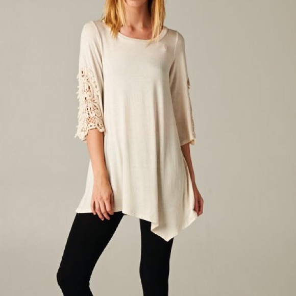 ️️SOLD IN BUNDLE oatmeal crochet sleeve Tunic - Picture 3 of 4