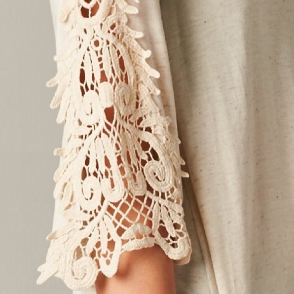 ️️SOLD IN BUNDLE oatmeal crochet sleeve Tunic - Picture 2 of 4
