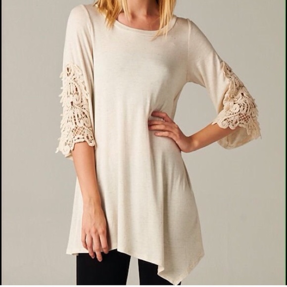️️SOLD IN BUNDLE oatmeal crochet sleeve Tunic - Picture 4 of 4