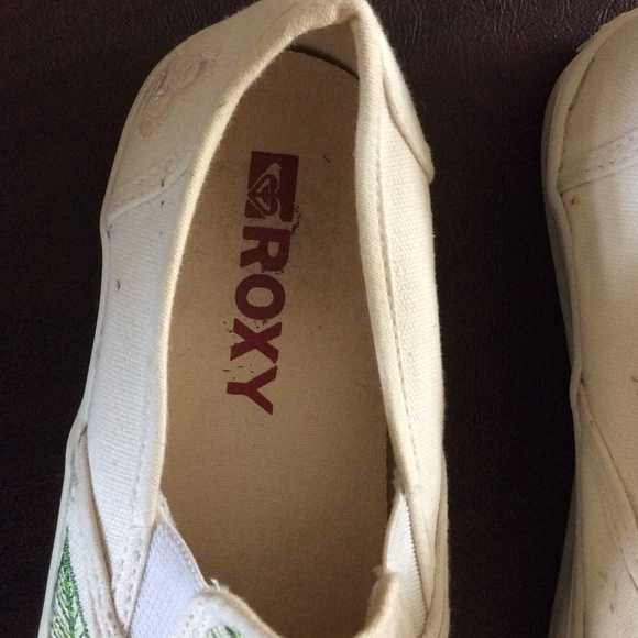 💥FINAL SALE💥 Roxy Canvas slip-ons - Picture 4 of 4