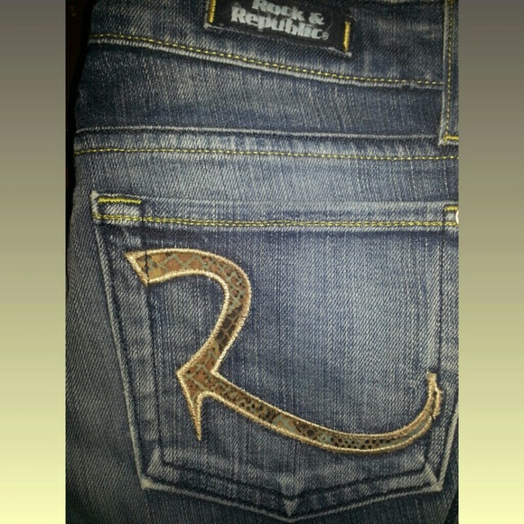 ⚠️SOLD ⚠️Rock & Republic Roth Camo Jeans - Picture 4 of 4