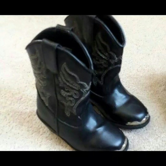 Size 6c cowboy boots