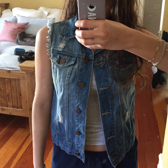 BDG Sleeveless Denim Jacket