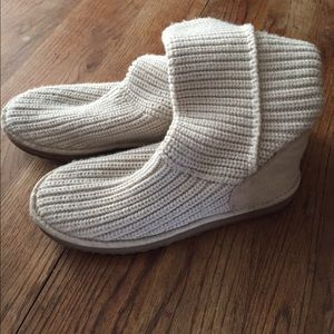 Ugg crochet boots