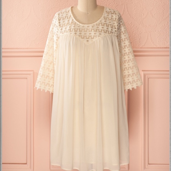 Lace dress with 3/4 sleeves