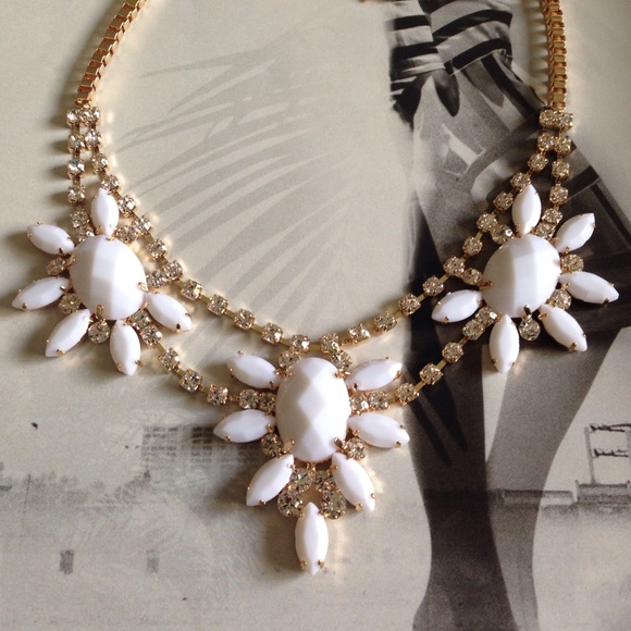 gold plated statement necklace - Picture 2 of 3