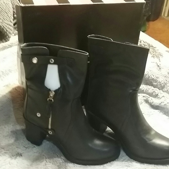 Bumper ankle boots with zipper 💞💖