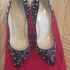 (sold out) authentic Christian Louboutin Pigalle