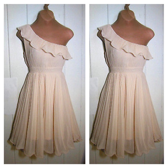 American Rag Dresses & Skirts - Peach one shouldered dress
