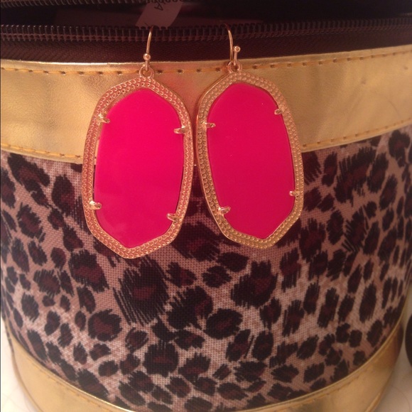 Inspired kendra Scott Danielle's