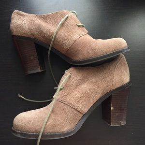 Banana republic brown booties