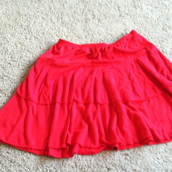Red girls ruffle skirt - Picture 1 of 1