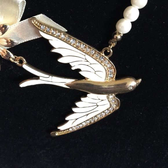 cute necklace!! - Picture 2 of 3