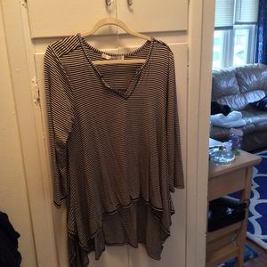 Striped tee, black and beige, shark bite hem