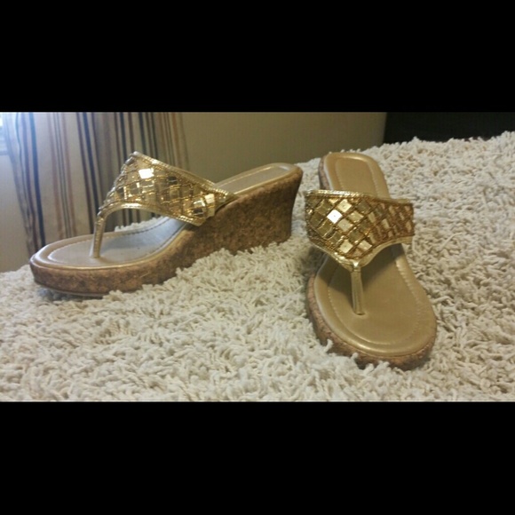 New sandals - Picture 2 of 4