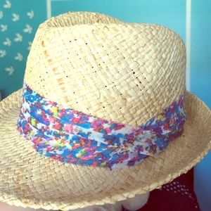 Summer hat never worn