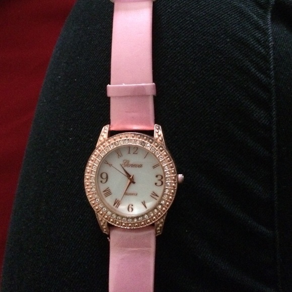 watch - Picture 1 of 2