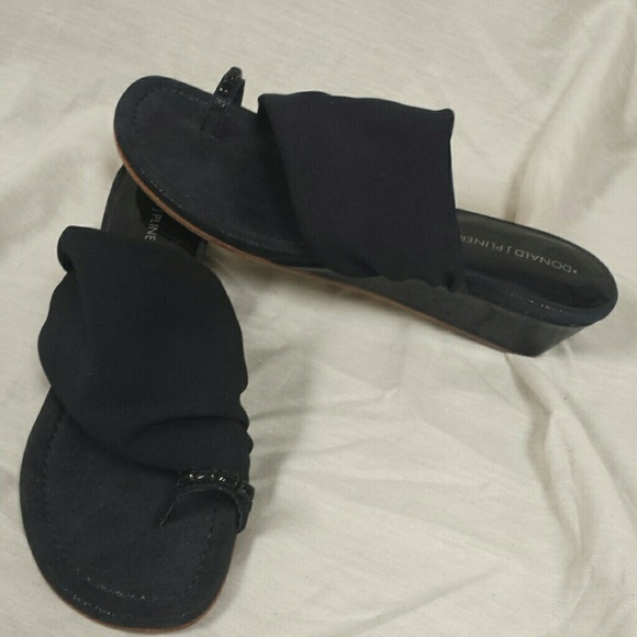 Black suede wrap sandals with toe ring