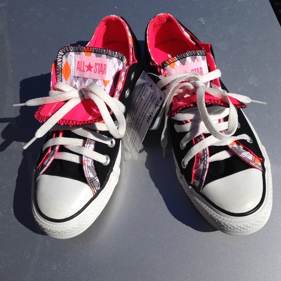 New Black Converse Size 7 - Picture 3 of 4