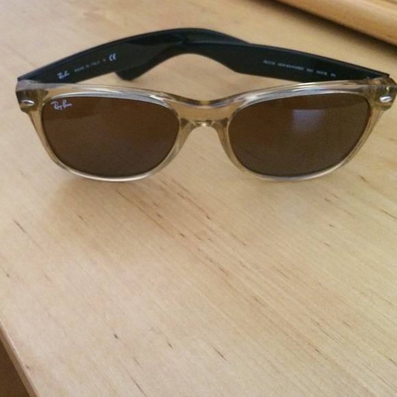 ***AUTHENTIC GOLD AND BLACK RAY BANS***