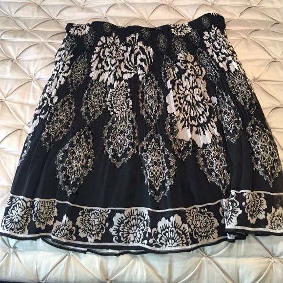 Floral pattern skirt