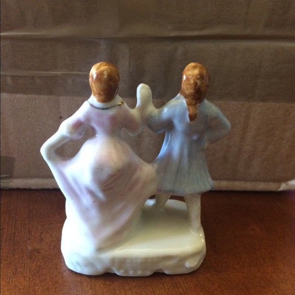 Make offers, Antique Figurine Couple - Picture 2 of 2