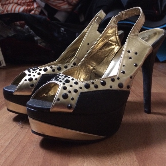 Black and gold heels open toe