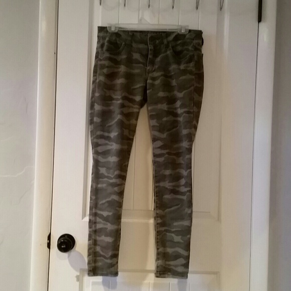 Camouflage jeggings size 8