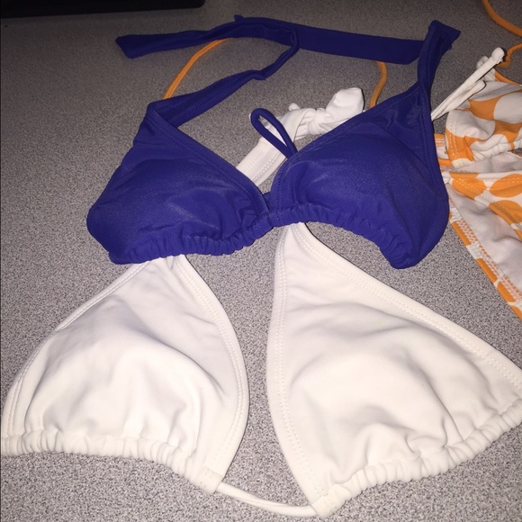 SOLD 4 Bikini Tops and 1 Bottom - Picture 2 of 2