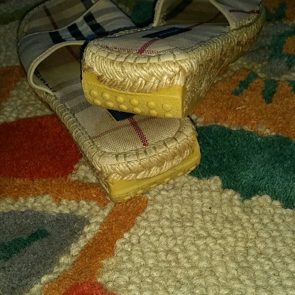 BURBERRY COLLECTTION sandals good condition - Picture 2 of 3