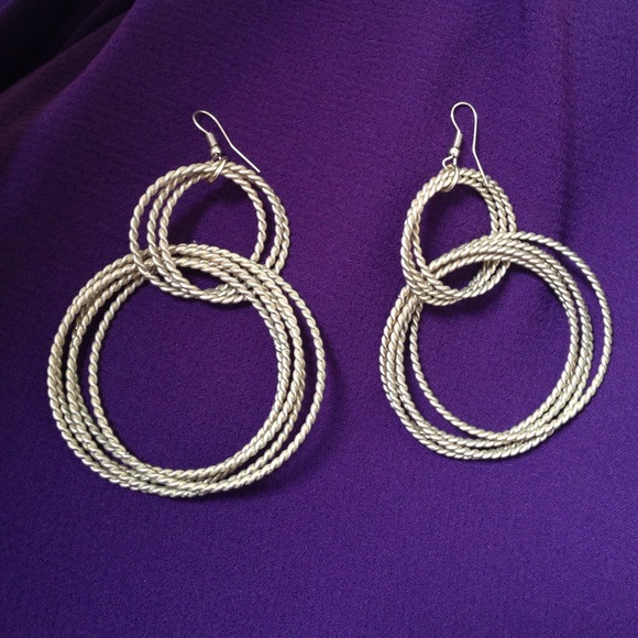 Tiered gold hoop earrings