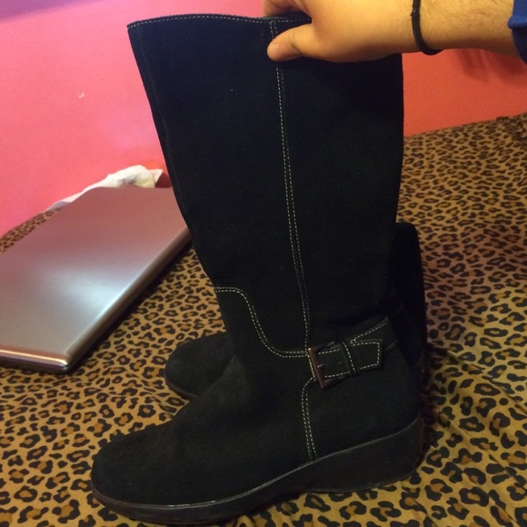 Black Boots - Picture 2 of 4