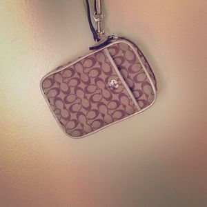 ✨REDUCED PRICE ✨ COACH CAMERA CASE 📷