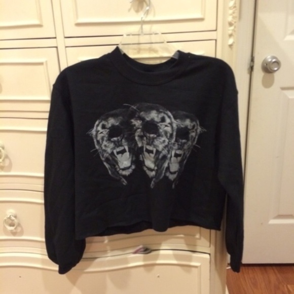 Civil slightly cropped pull over