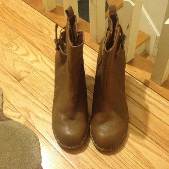 Brown boots - Picture 2 of 4