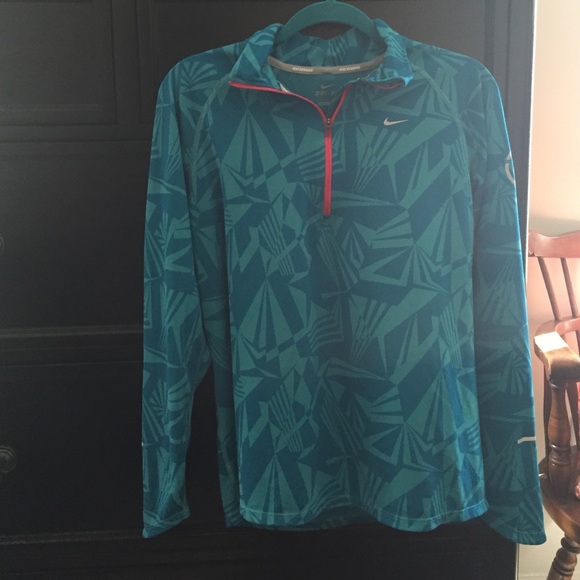 Nike running top