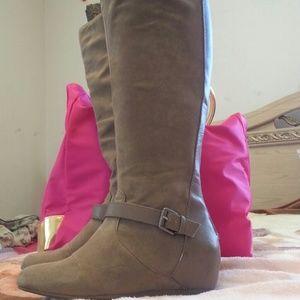 Express knee high boots size 6M 3 in build in heel