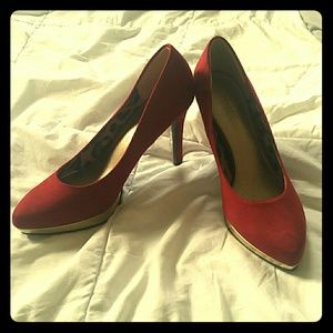 Christian Siriano Red suade pumps never worn!