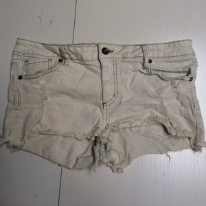 White denim bullhead shorts