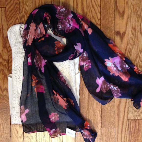 🚫SOLD IN BUNDLE🚫NWT JCrew Lightweight Scarf
