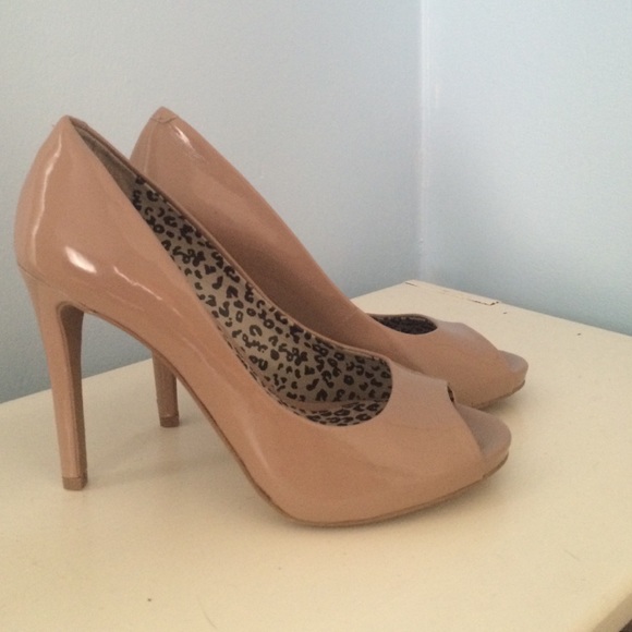 SPECIAL NEW YEARS DISCOUNT Open toe nude heels
