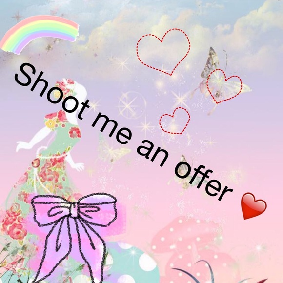 Open to offers now 🎀💄👛
