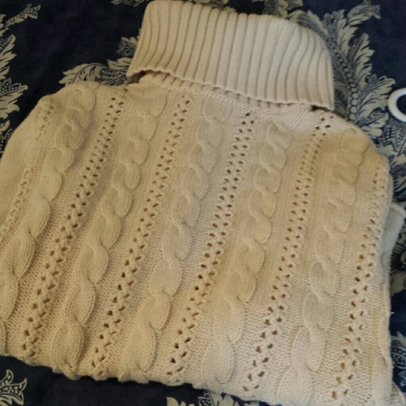 Comfy and cute knit turtleneck - Picture 2 of 2