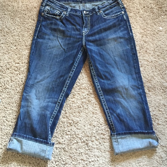 Silver Jeans Capri and green/white strip tank