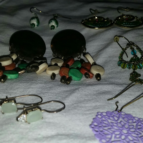 Earring bundle #4 - Picture 2 of 4