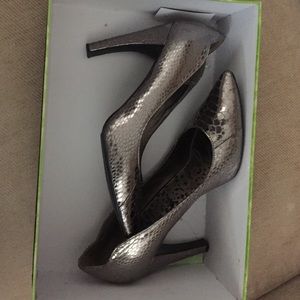Sam Edelman pumps