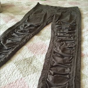 Olive green runched cotton pants.